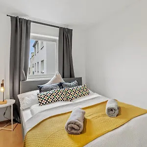 king-bed-homenetflix_next-to-hauptbahnhof.vienna-besthotels.com/
