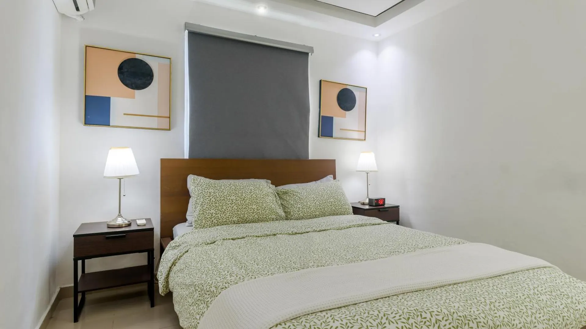 Apartamento Escape Oceanfront Condo in Avenida Espana w/Pool Santo Domingo