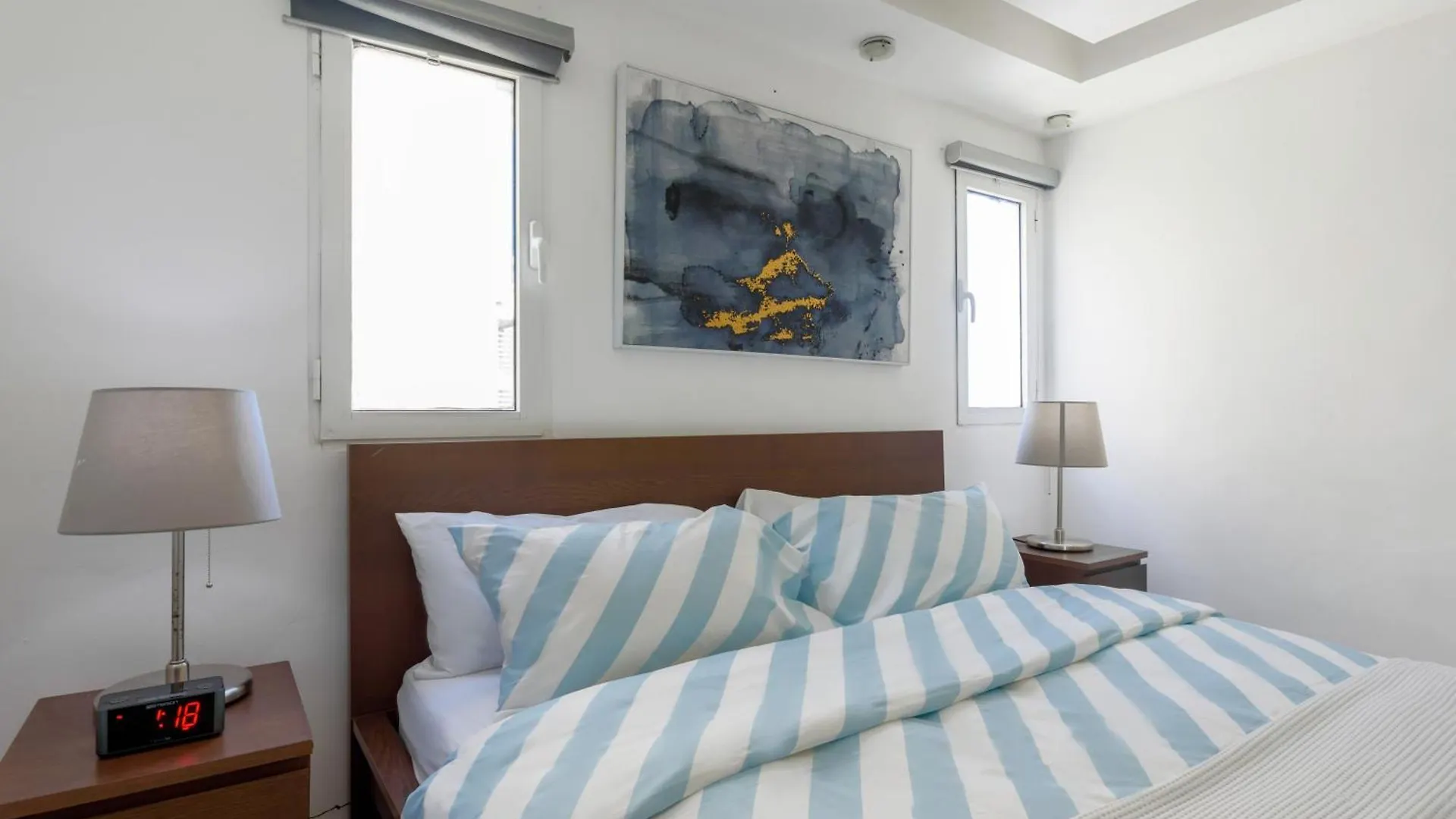 Escape Oceanfront Condo in Avenida Espana w/Pool Santo Domingo